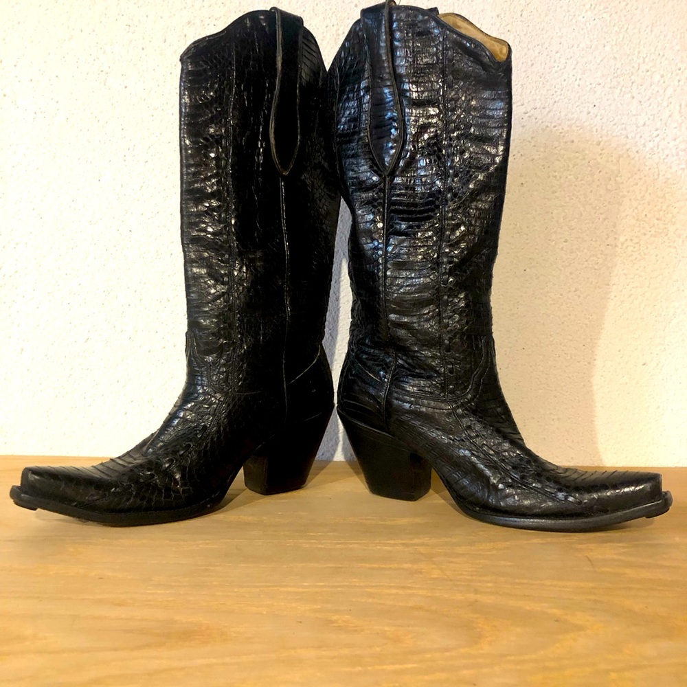 Corral boots size 8 snakeskin